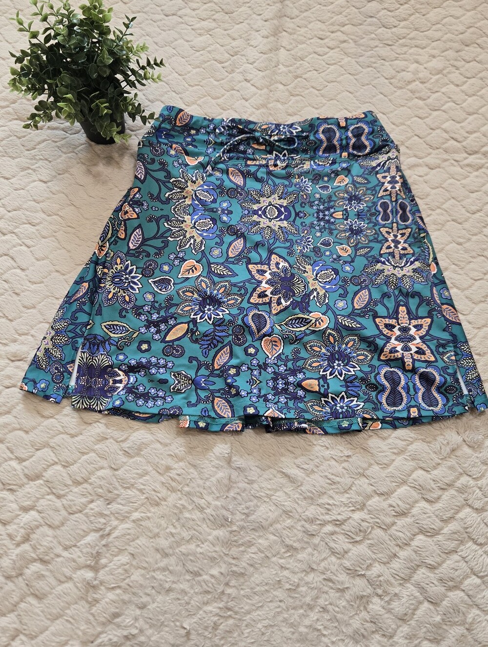 COOrun Blue-Green Geo Floral Pleated Back Sporty Activewear Skorts, Size Large